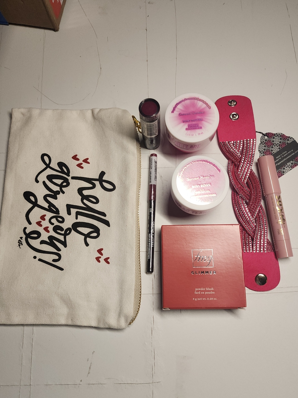 8 Pc Beauty Bundle  NWT  **#19